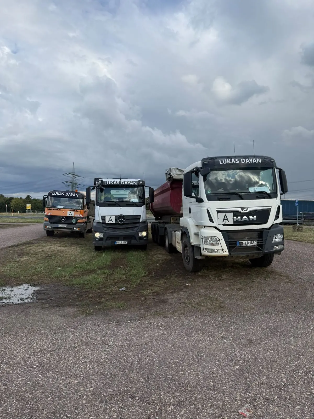 Fuhrpark von Lukas Dayan mit drei LKW